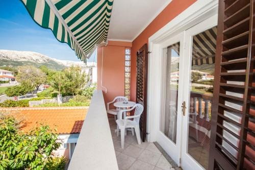 Apartments and rooms with parking space Baska, Krk - 19424 Hotel in Lika-Senj County