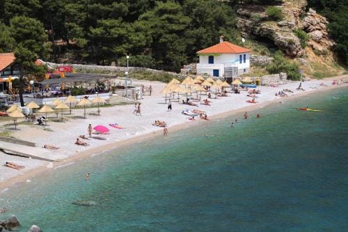 Apartments and rooms with parking space Baska, Krk - 19424 Hotel in Lika-Senj County