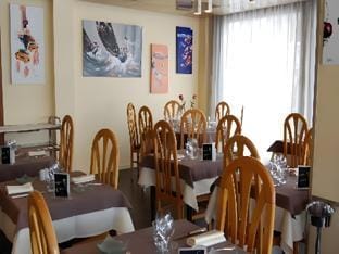 Logis Hotel & Restaurant - Le Normandie Hotel in Normandy