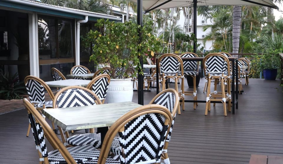 Colonial Palms Motor Inn Motel in Airlie Beach
