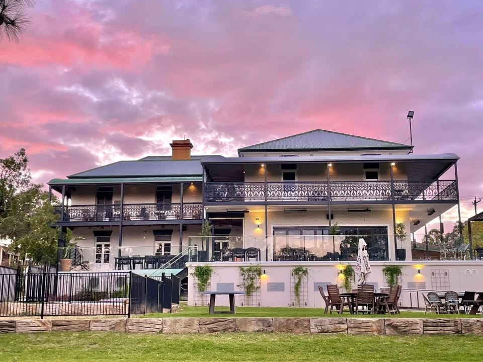 Tall Timbers Motel Motel in Dungog