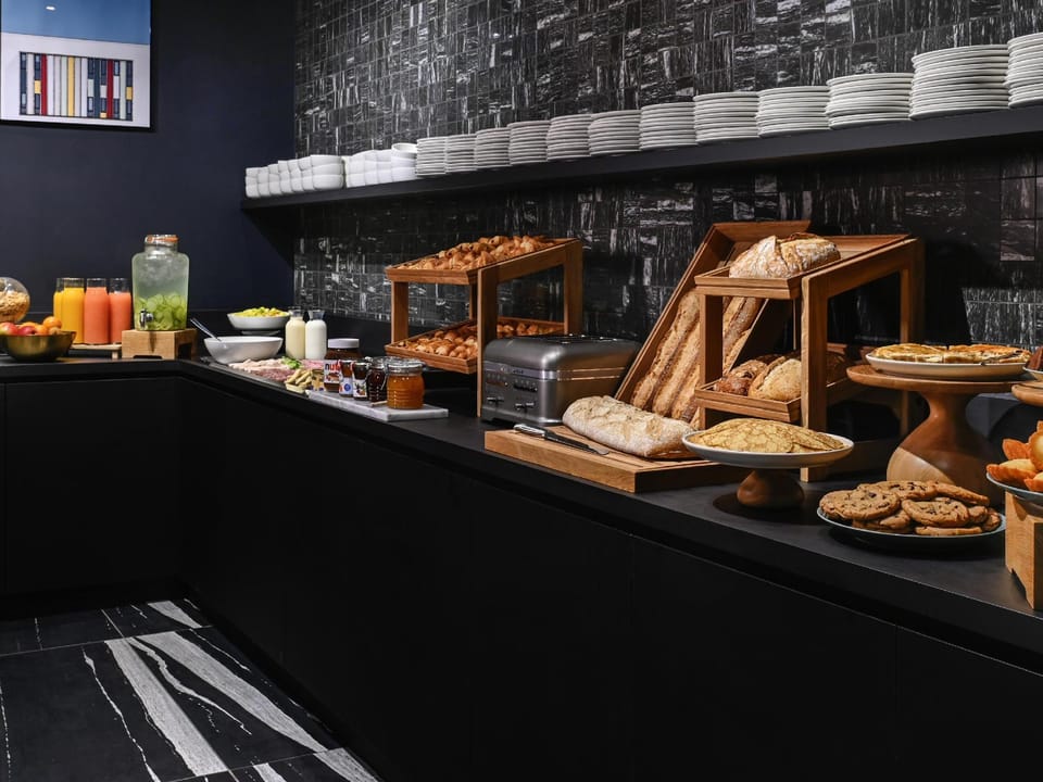 Tribe Paris La Defense Esplanade Hotel in Puteaux