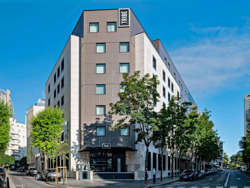 Tribe Paris La Defense Esplanade Hotel in Puteaux