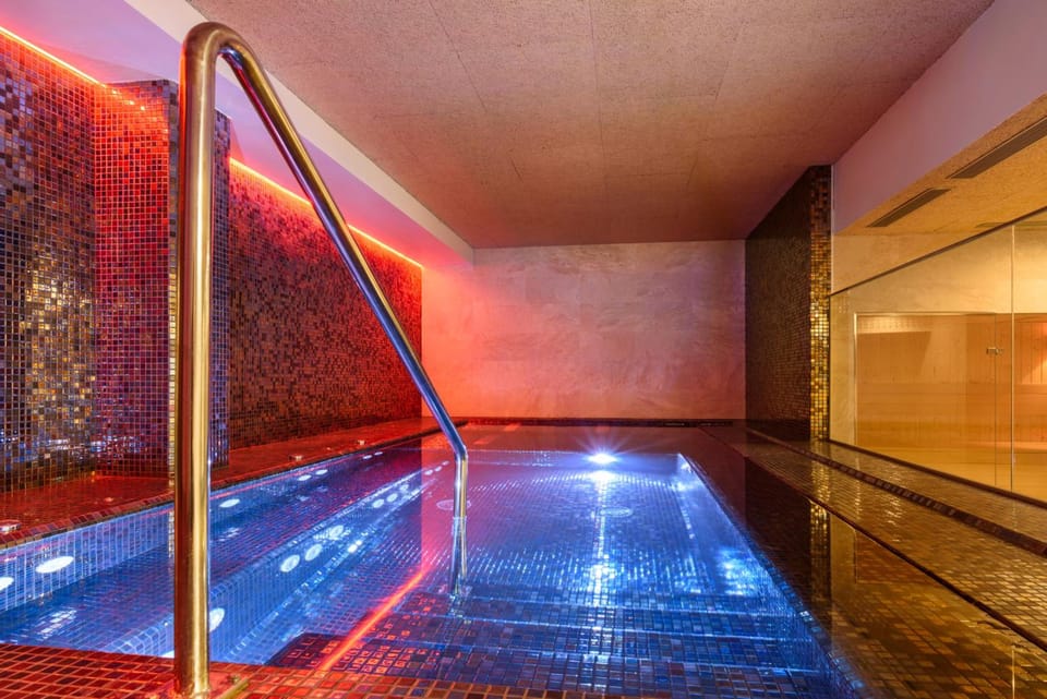 Hot spring bath