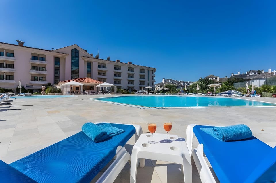 Riviera Hotel Hotel in Carcavelos