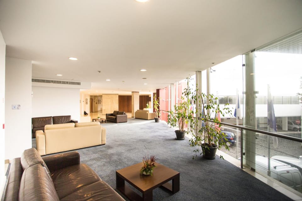 Shared lounge/TV area