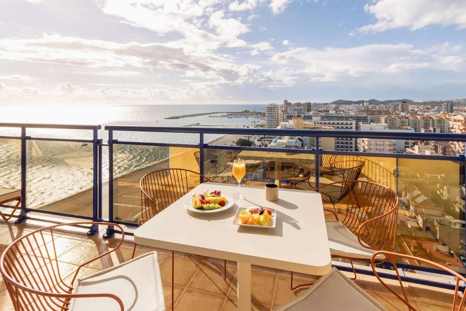 Hotel Yaramar - Adults Recommended. Hotel in Fuengirola