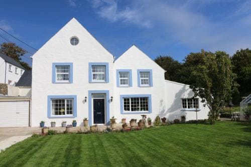 Ty Nant Little Haven Hotel in Wales
