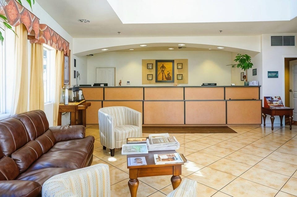 Lamplighter Inn & Suites Hotel in San Luis Obispo