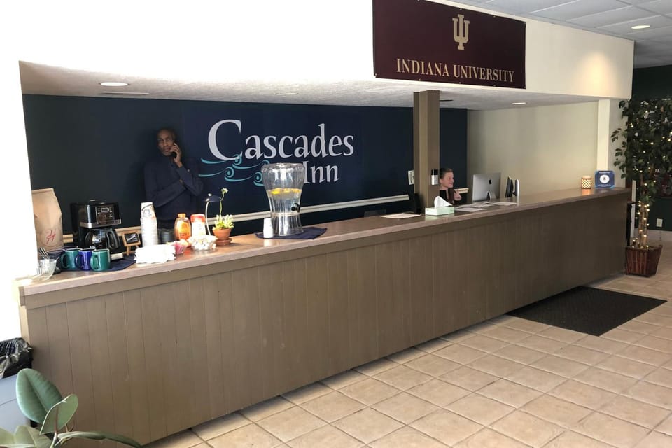 Cascades Inn Motel in Bloomington