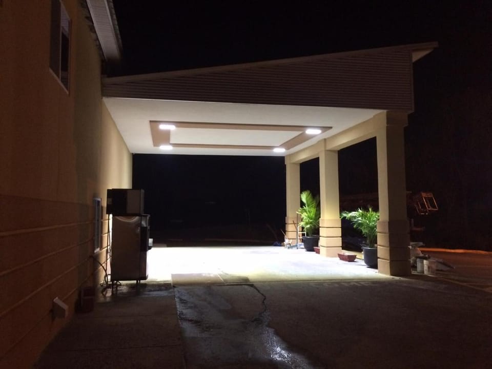 Lotus Inn and Suites Nashville Motel in Hermitage