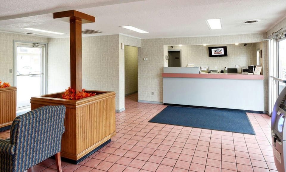 Red Carpet Inn Louisville Hotel in Jeffersontown