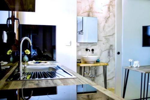 ATHONITE all seasons luxury suites Hotel in Halkidiki