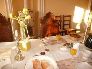 Chambres d'hotes et Roulotte Au Bonheur Du Parc Hotel in Bourgogne-Franche-Comté