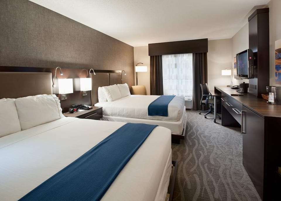 Holiday Inn Express Hotel & Suites Dayton South - I-675 by IHG Hotel in Centerville