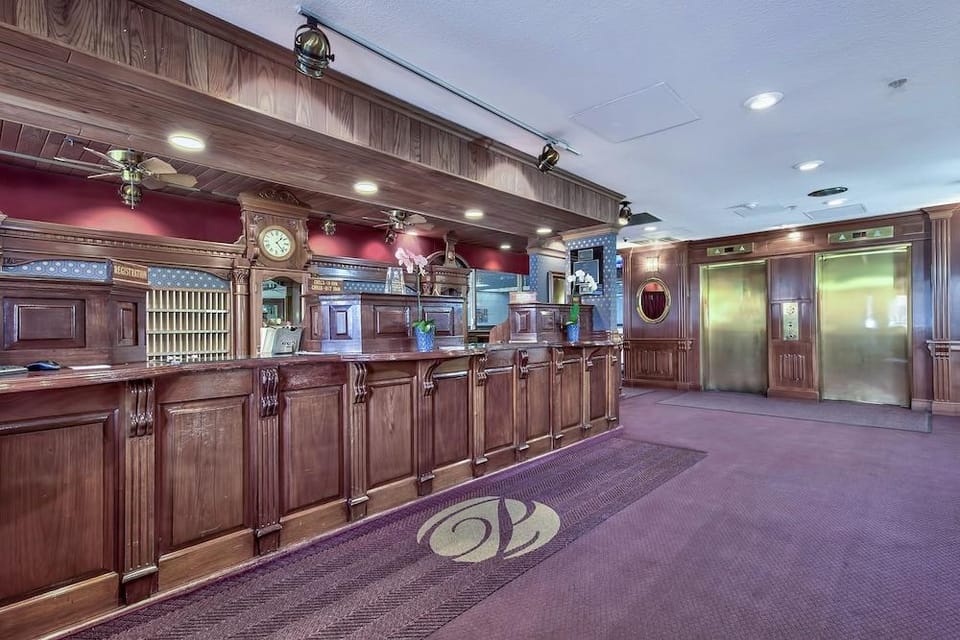 Plaza Resort Club Hotel in Reno