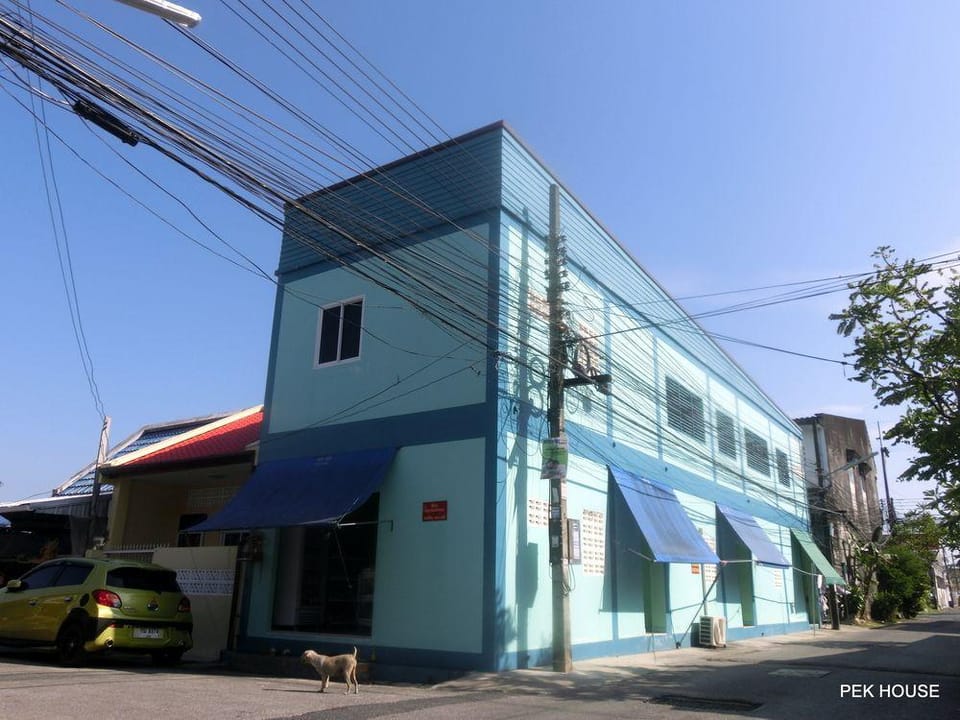 Pek House Hotel in Wichit