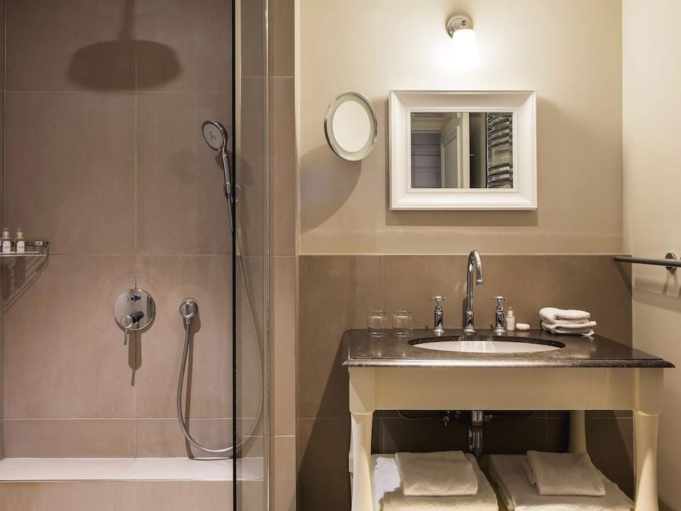 New Hotel Roblin La Madeleine Hotel in Paris