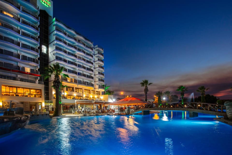 Palmin Hotel. Hotel in Kusadasi