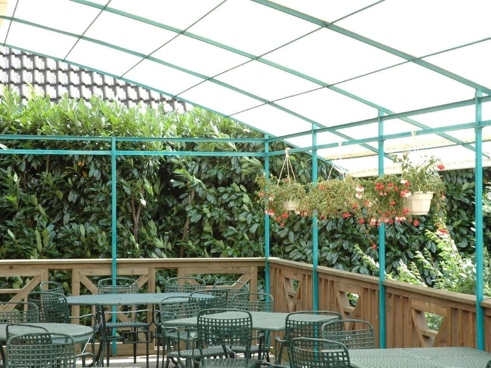 Logis Hotel Les Pages Hotel in Grand Est