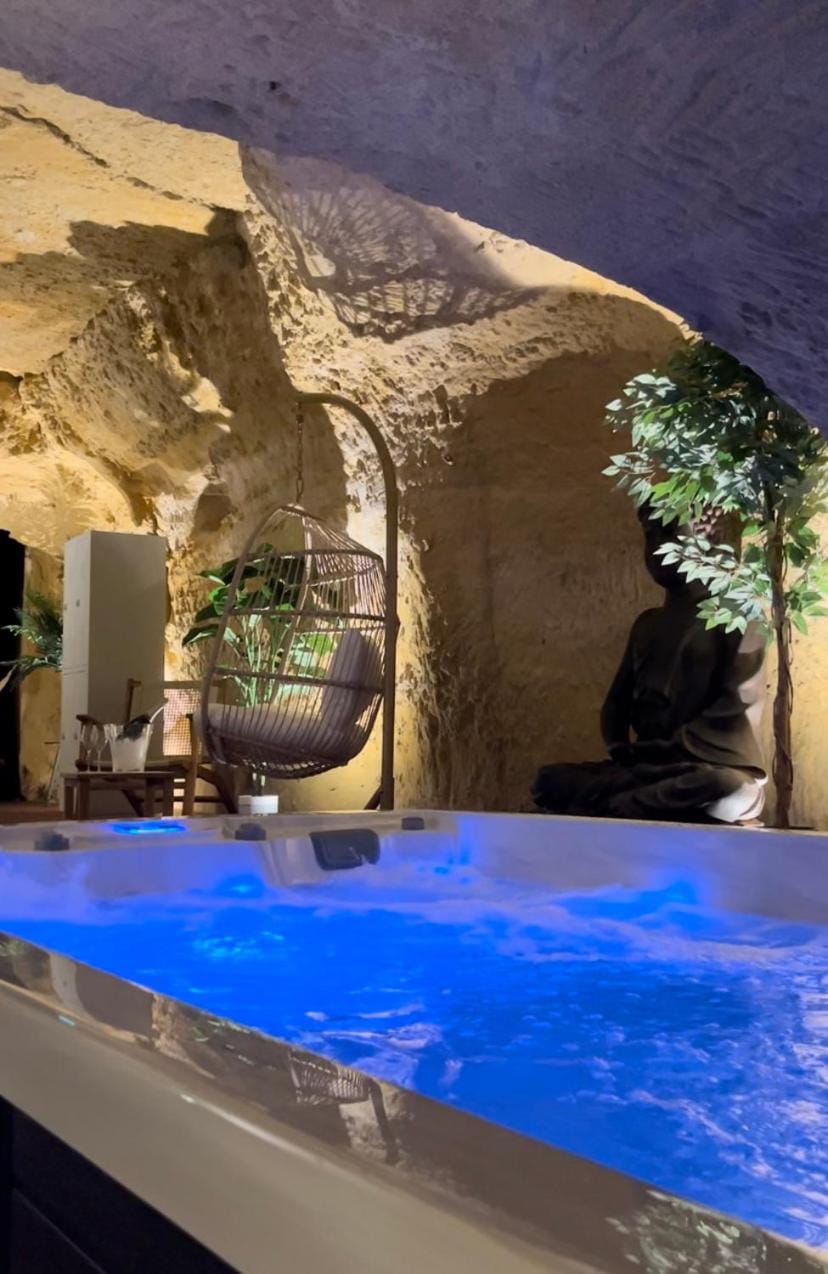 Hot tub