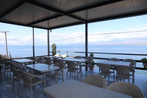 LakeFront House Hotel in Montenegro