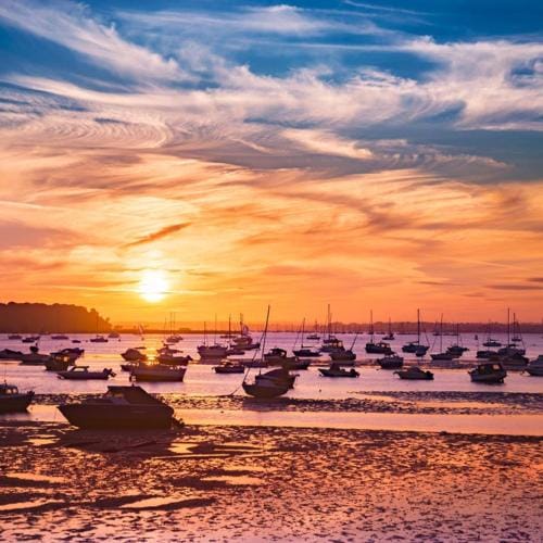 ROOMS AT THE QUAYSIDE - stylish en-suite rooms on Poole Quay all fully refurbed Hotel in Poole