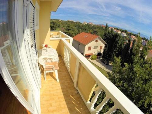 Apartments and rooms with parking space Lopar, Rab - 19238 Hotel in Lopar