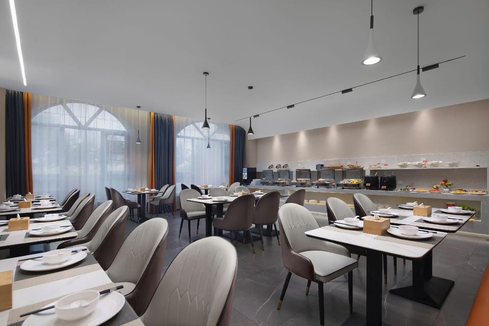 AIYI LAKESHORE HOTEL Hotel in China