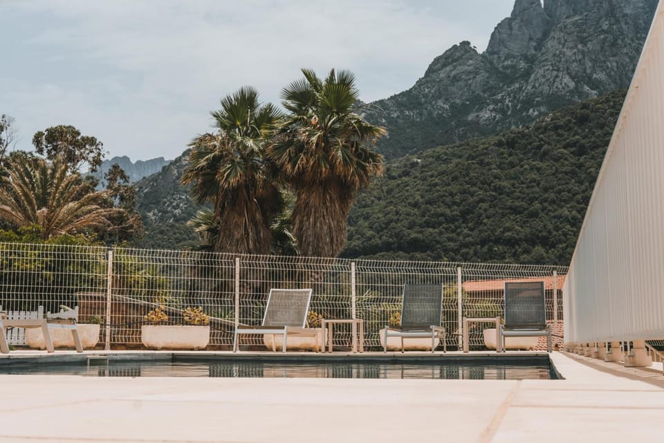 Hotel & Residence Le Subrini Apartment hotel in Ota