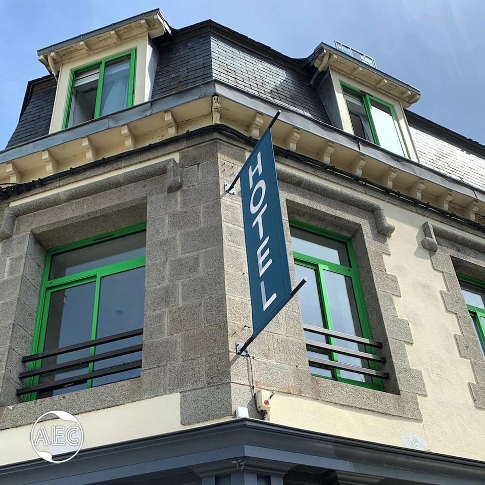 Contact Hotel du Champ de Mars de Saint-Brieuc Hotel in Brittany