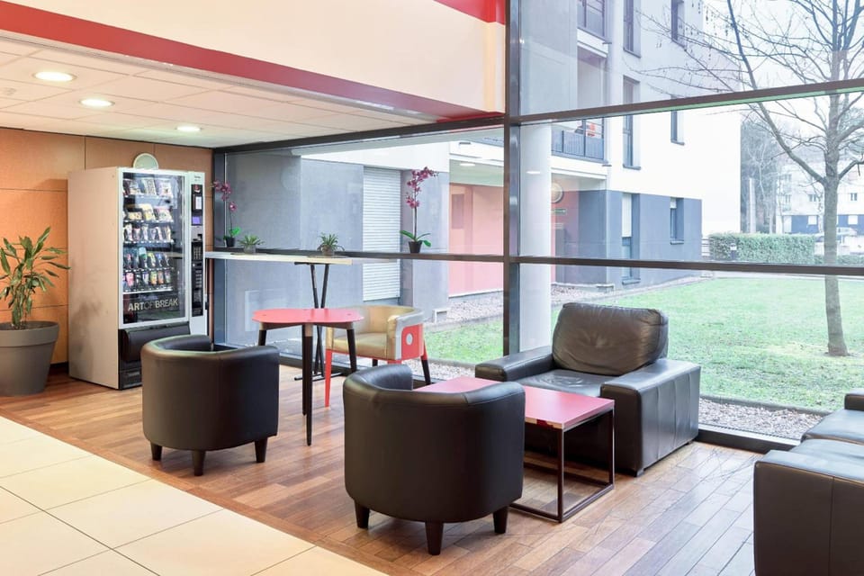 Comfort Aparthotel Versailles, St Cyr l'Ecole Apartment hotel in Île-de-France