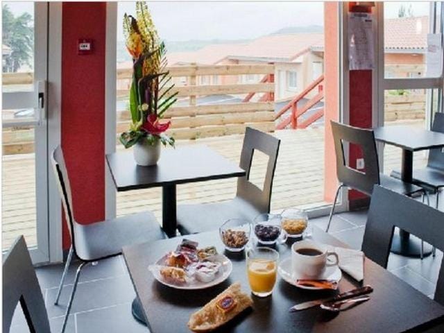 Hotel Cantal Cottages Hotel in Auvergne-Rhône-Alpes