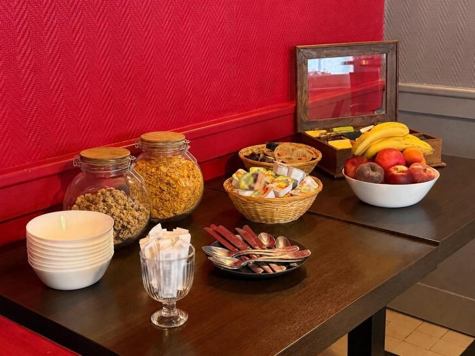 Logis Hotel des Remparts - Saint-Lo Hotel in Saint-Lô