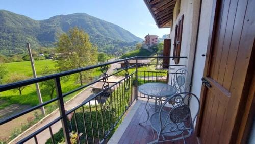 LA CA' DEI COMARI - Locanda da Tullio Hotel in Idro