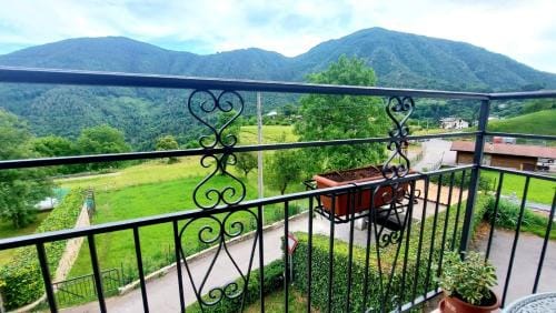 LA CA' DEI COMARI - Locanda da Tullio Hotel in Idro
