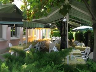 Hotel Les Chenes Hotel in Sisteron