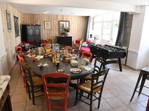 Gites grands groupes - Chateau des Forges Gouville Hostel in Normandy