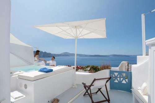 Aristos Life Luxury Cave Villas Hotel in Oia