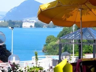 Hotel Restaurant - Acacias Bellevue Hotel in Haute-Savoie