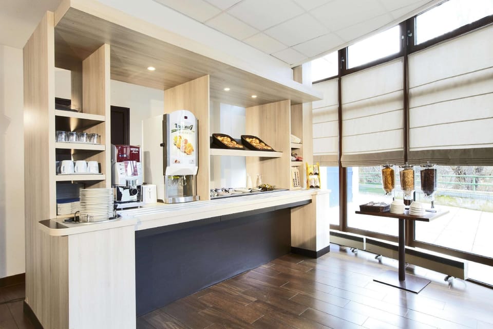 Kyriad Viry Chatillon Hotel in Île-de-France