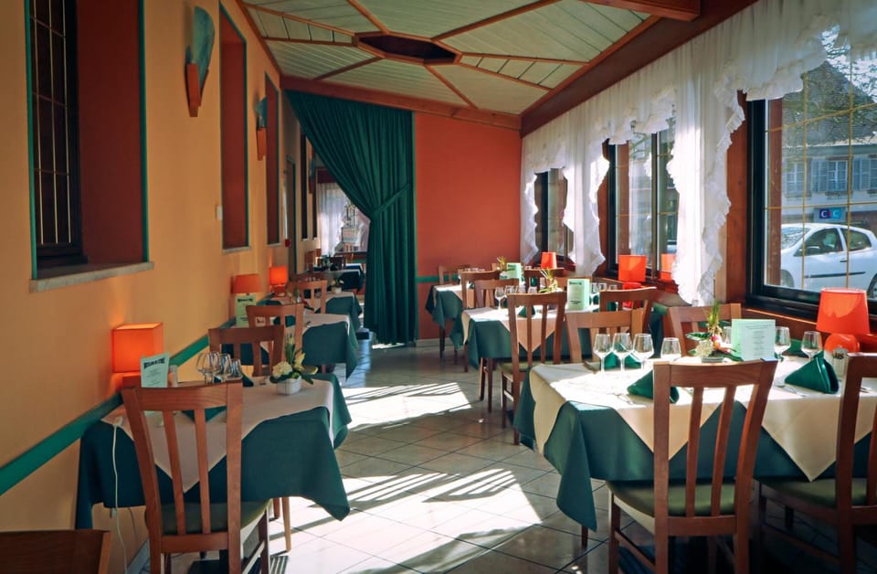 Logis Hotel Restaurant Hostellerie de l'Etoile Hotel in Grand Est