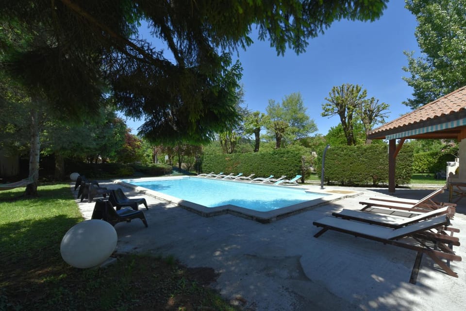 Logis Hotel Restaurant Le Castel Fleuri Hotel in Provence-Alpes-Côte d'Azur