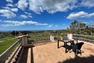 Podere Morena con vista mare Hotel in Tuscany