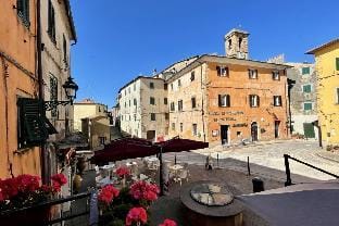 Podere Morena con vista mare Hotel in Tuscany