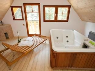 Red Lake Inn Inn in Romania