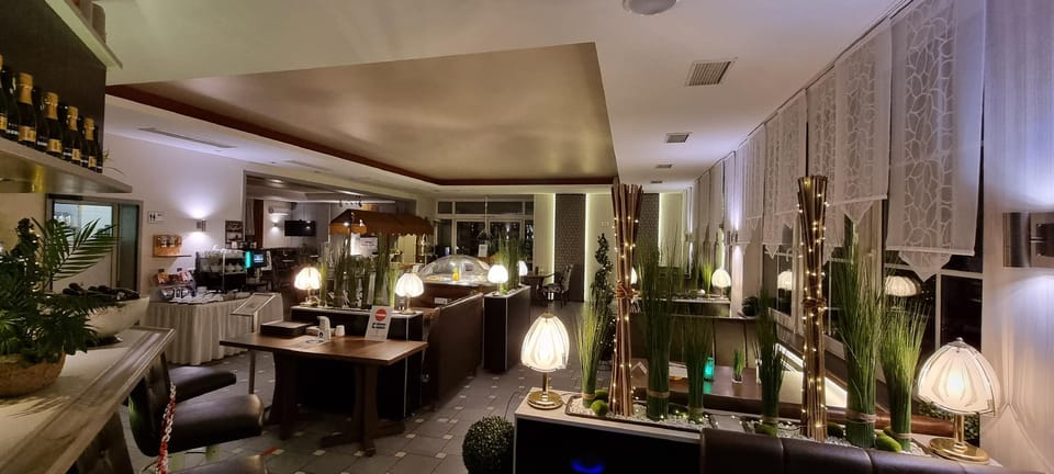 Restaurant (Private room)