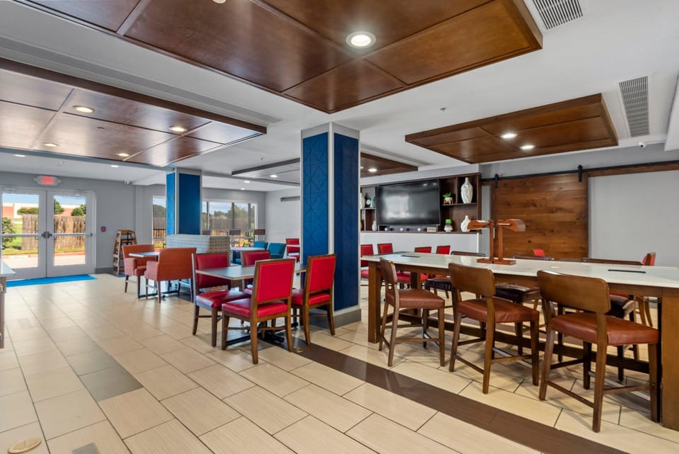 Holiday Inn Express Tulsa South Bixby By IHG Hotel in Tulsa