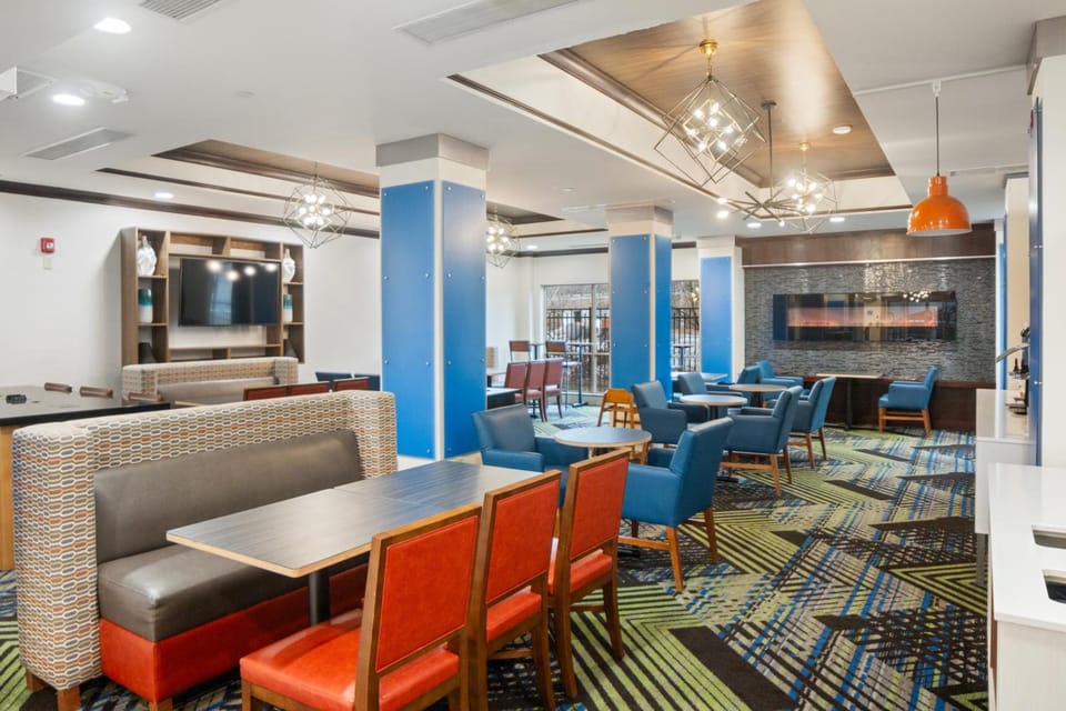 Holiday Inn Express and Suites - Stroudsburg By IHG Hotel in Stroud Township