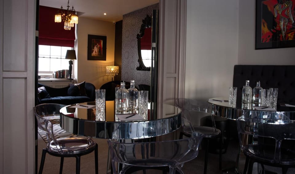 Square Townhouse Hotel in Brighton